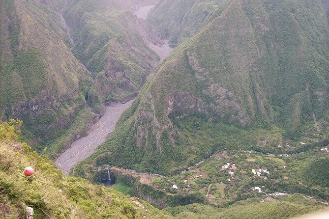 Day tour of the mountains to the Volcano + breakfast - The Grand Bassin viewpoint on the return