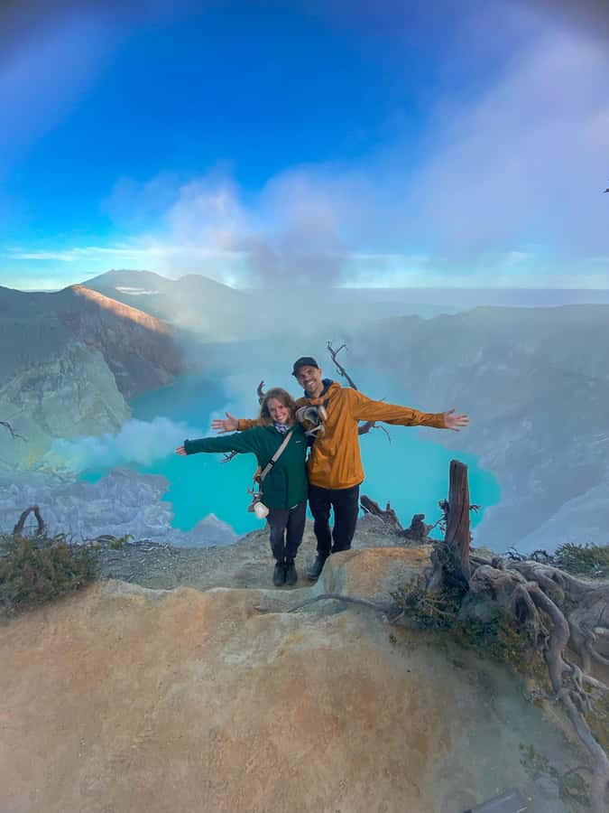 East Java: 3D2N Ijen Crater, Bromo, & Tumpak Sewu Waterfall - Day 1: Ijen Crater and the sulfur miners