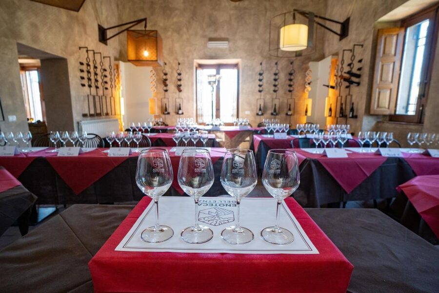 Enoteca dell'Etna: Iemu Spizzicannu Tasting - The first taste: Nocellara dell’Etna olive oil
