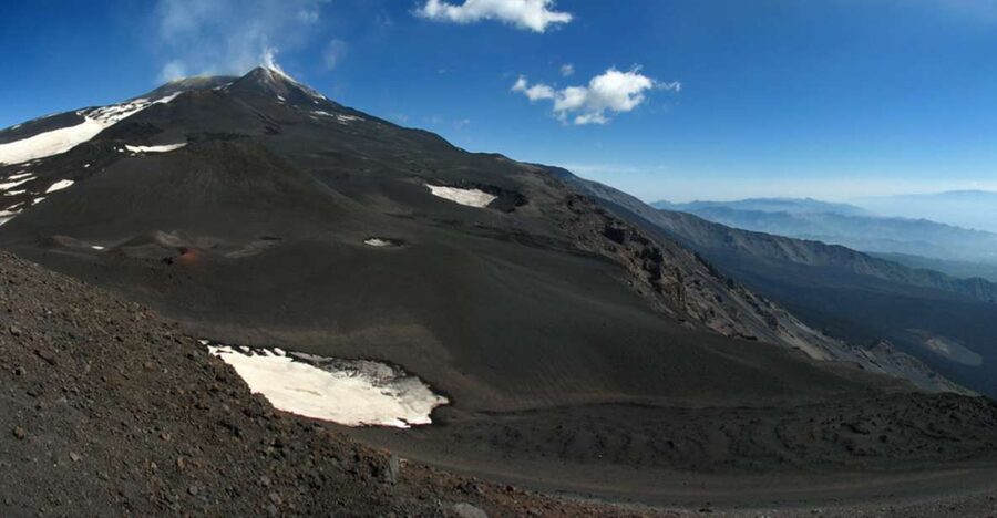 Etna 3000m - Cable car to 2,500 meters, then the off-road bus