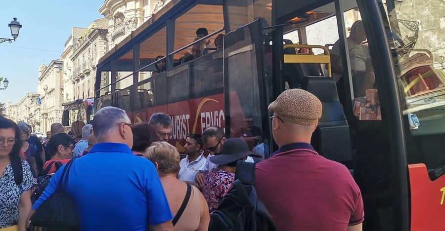 Etna by Panoramic Bus, Audioguide 9 languages, from Catania - Key points at a glance