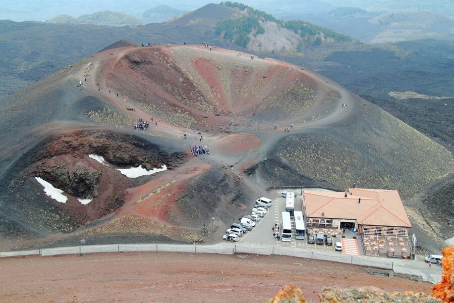 Etna by Panoramic Bus, Audioguide 9 languages, from Catania - Who should book this tour