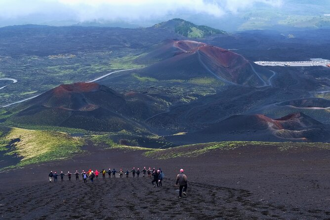 Etna excursion 3000 meters with 4x4 cable car and Trekking - What this Etna excursion really offers
