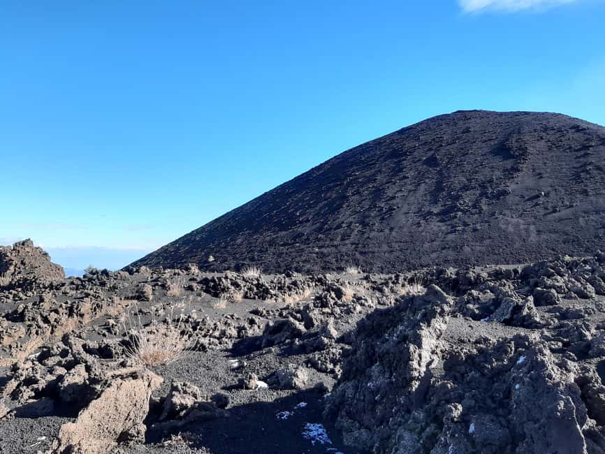 Etna: Jeep excursion and hike suitable for everyone. Free shoes and jacket - The 2-kilometer off-road ride to the latest major eruption