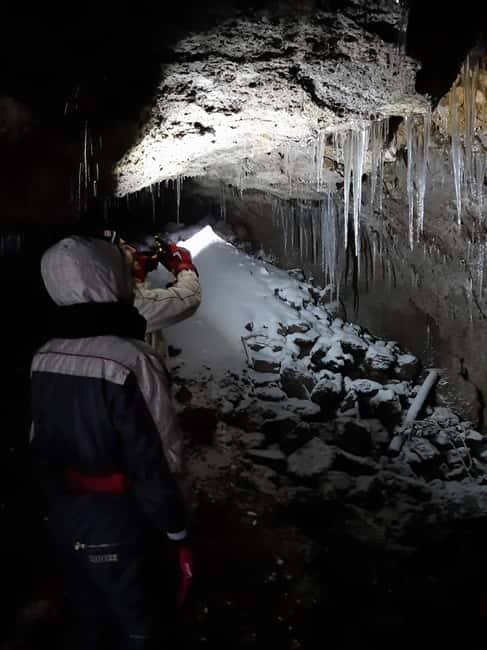 Etna: Jeep excursion and hike suitable for everyone. Free shoes and jacket - The guide can make or break the day