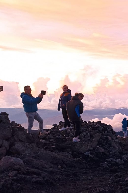 Etna Nord: Exclusive sunset tour with official provider - Why the guide makes a difference