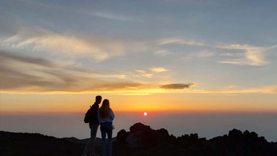 Etna Nord: Exclusive sunset tour with official provider - The sunset timing deserves careful attention