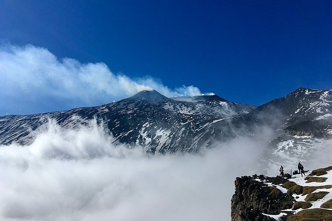 Etna Special Dawn Excursion - The first climb: a volcanic route that changes by the hour
