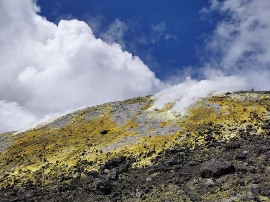 Etna: summit craters trekking with volcano guide 3350mt - Guide quality and group experience
