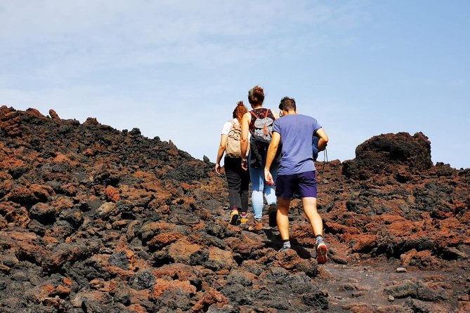Etna trekking and wine tasting - Lunch and wine on Etna’s slopes