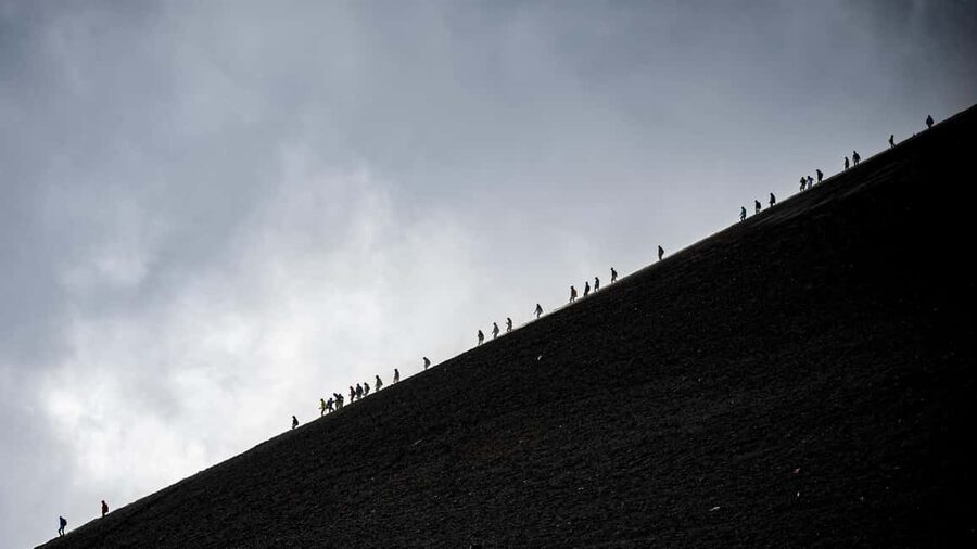 Etna: Trekking to the summit craters at 3340 meters - Barbagallo craters and the 2002 to 2003 eruption area