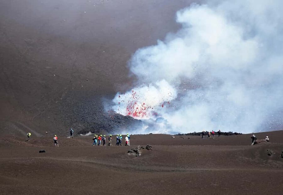 Etna: Trekking to the summit craters at 3340 meters - The cable car and 4x4 ride to 2850 meters