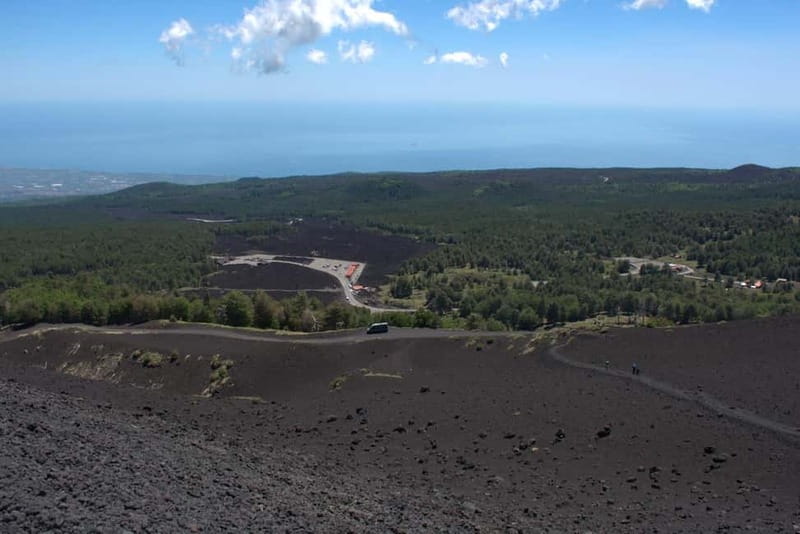ETNA VOLCANO: Excursion to the Craters of 2002 - Climbing through the lava channel