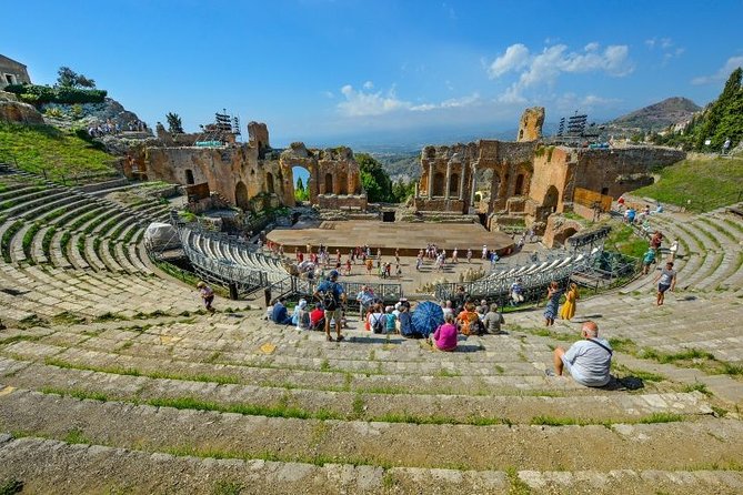 ETNA & WINE, TAORMINA TOUR FD from CATANIA (GUIDE and LUNCH Included) - Two hours to explore Taormina independently