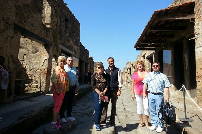 Exclusive Pompeii with Wine and Lunch on Vesuvius-Skip-the-line - Why a private Pompeii tour makes sense