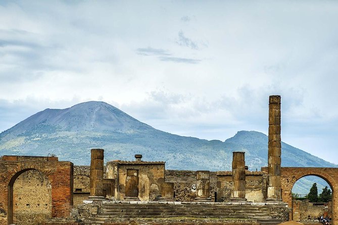 Exclusive Pompeii with Wine and Lunch on Vesuvius-Skip-the-line - Food, bathing, and the daily Roman routine