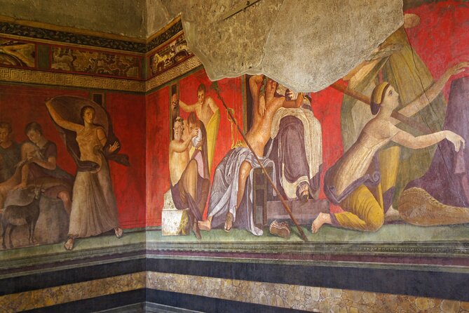 Exclusive Pompeii with Wine and Lunch on Vesuvius-Skip-the-line - Entering Pompeii through Porta Marina