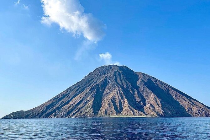 Exclusive tour of Stromboli island, Boat tour with Pasqualo - Strombolicchio, the final sea stop