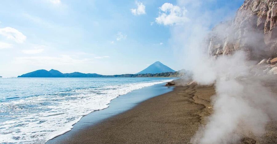 Experience the blessings of volcanoes in Kagoshima, Kyushu - Short breaks for snacks and local shopping