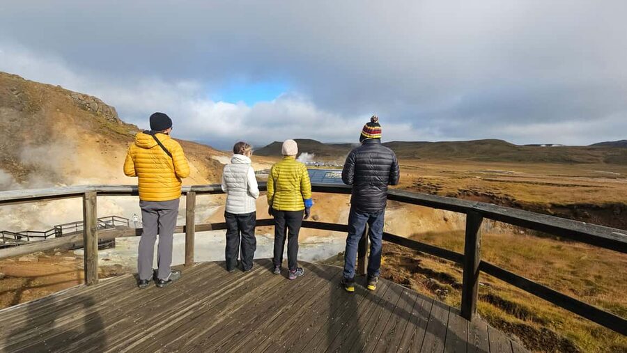 Fagradalsfjall Volcano Hike – Small Group with Local Guide - The Fagradalsfjall hike takes real time