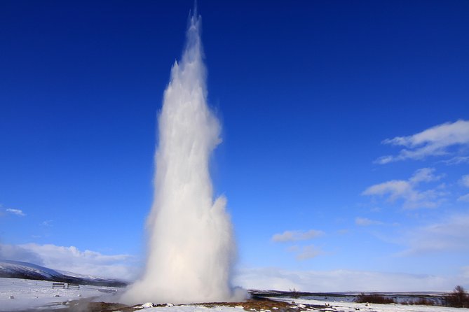Fontana Geothermal Spa and Golden Circle Tour From Reykjavik - What to pack for the coach and the pools