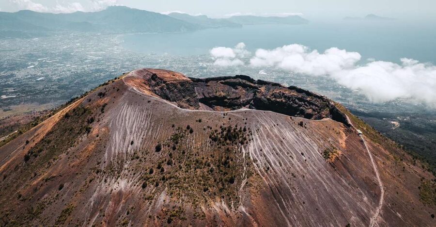 From Amalfi: Pompeii and Mount Vesuvius Private Day Trip - How the day is arranged