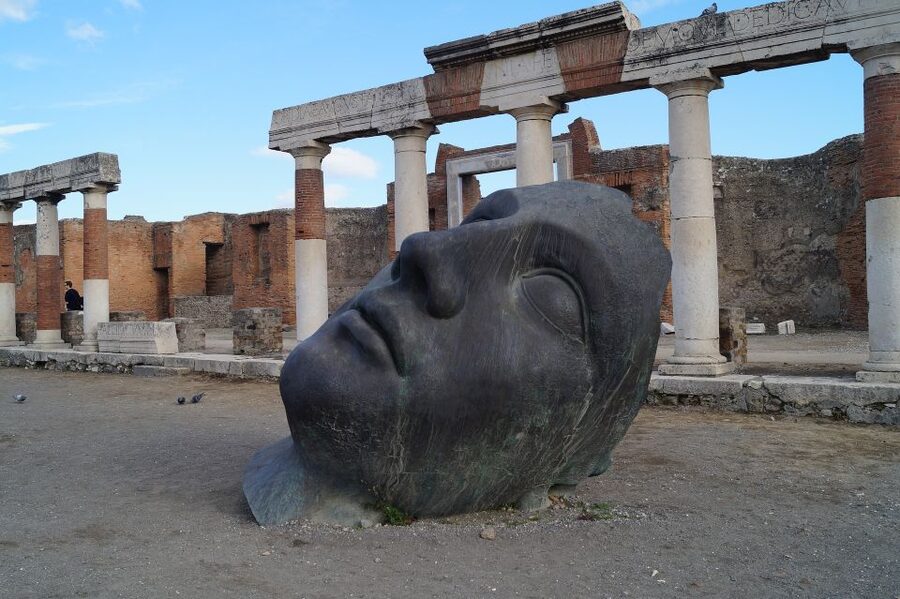 From Amalfi: Pompeii and Mount Vesuvius Private Day Trip - The two-hour meal break