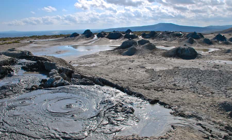 From Baku: Gobustan, Mud Volcanoes & Mosque Private Tour - Why this five-hour outing works from Baku