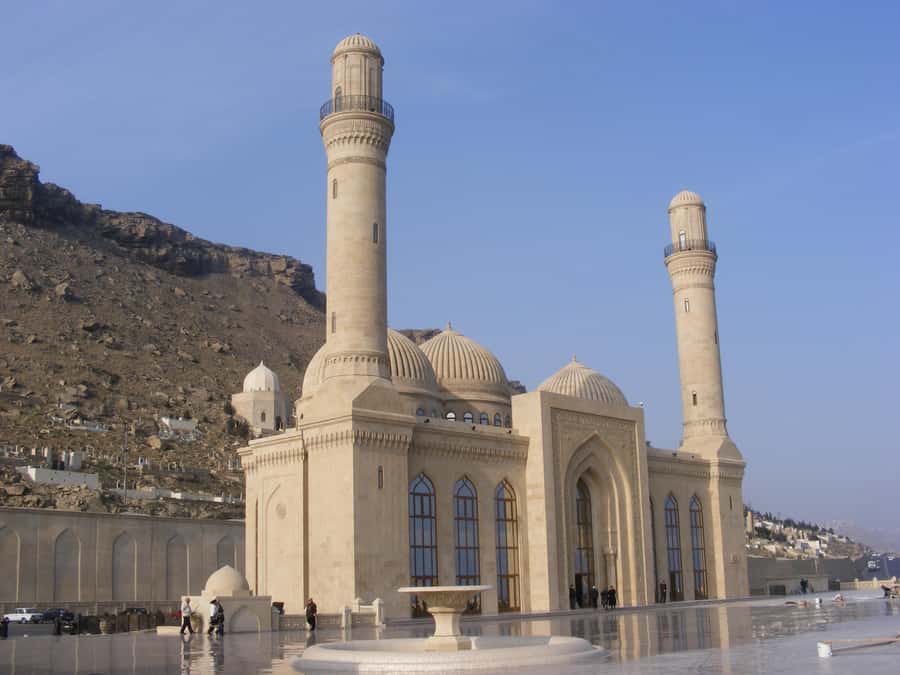 From Baku: Gobustan, Mud Volcanoes & Mosque Private Tour - Should you book the Gobustan and mud volcano tour?