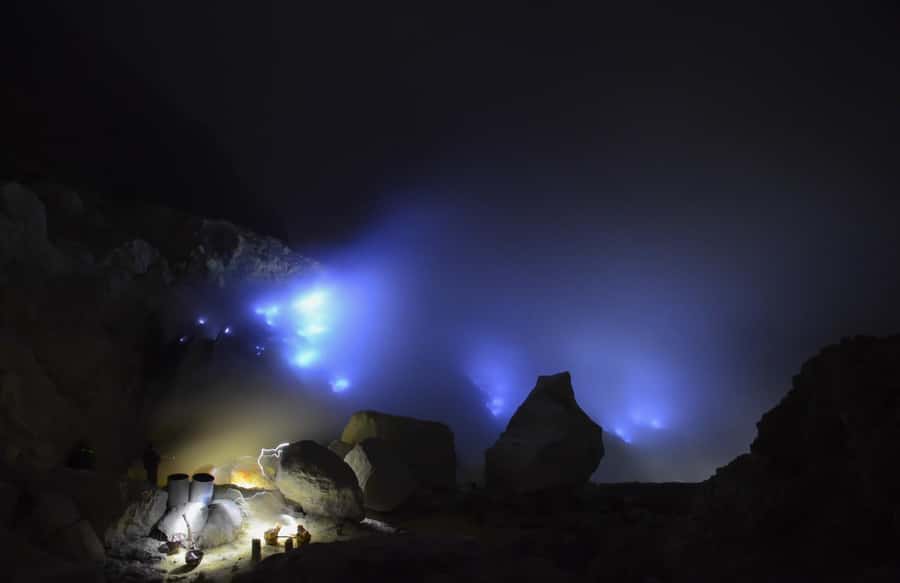 From Bali: 1 Day Ijen Volcano Blue Fire Tour From Bali - Breakfast and the long return to Bali