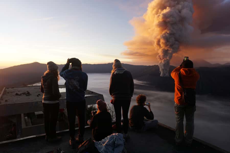 From Bali: 3-Day Excursion to Mount Bromo and Ijen Crater - Day three: the night hike into Ijen Crater