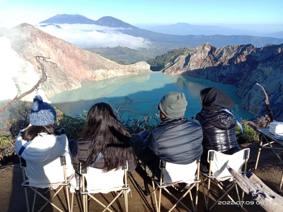 From Bali : Exploring Ijen Crater to Witness the Blue Fire - Sunrise over the turquoise crater lake