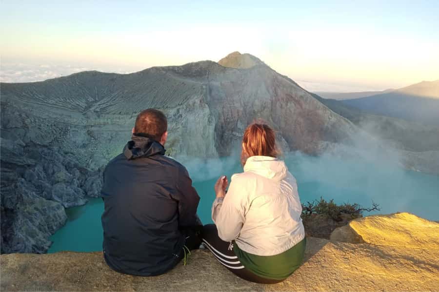 From Bali: Ijen Volcano Sunrise Hike with Transfer & All Fee - The blue fire descent and sulfur mine