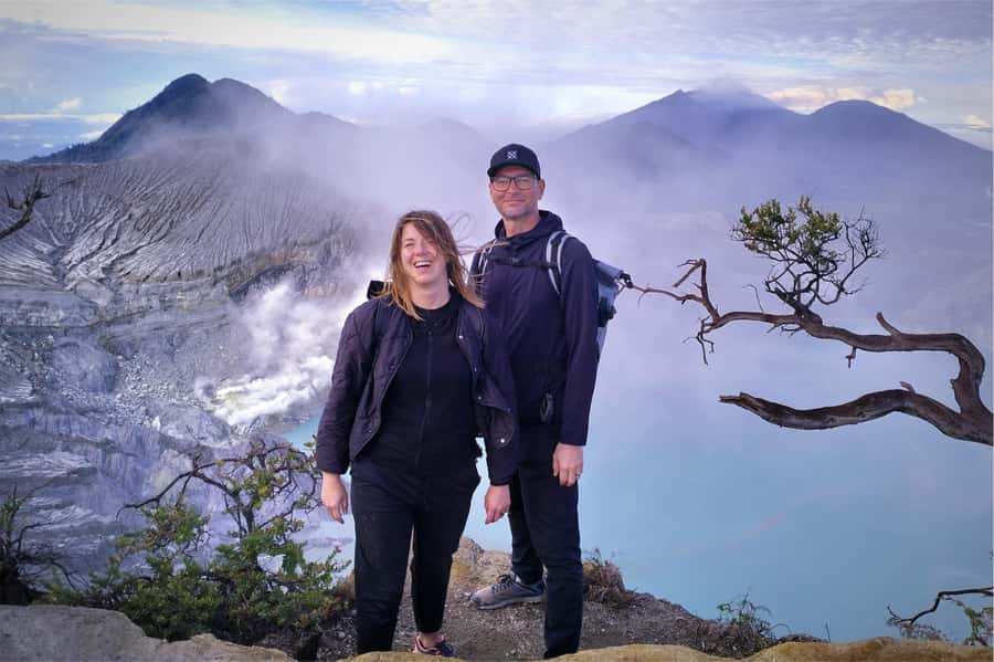 From Bali: Ijen Volcano Sunrise Hike with Transfer & All Fee - Sunrise above Java’s largest acid lake