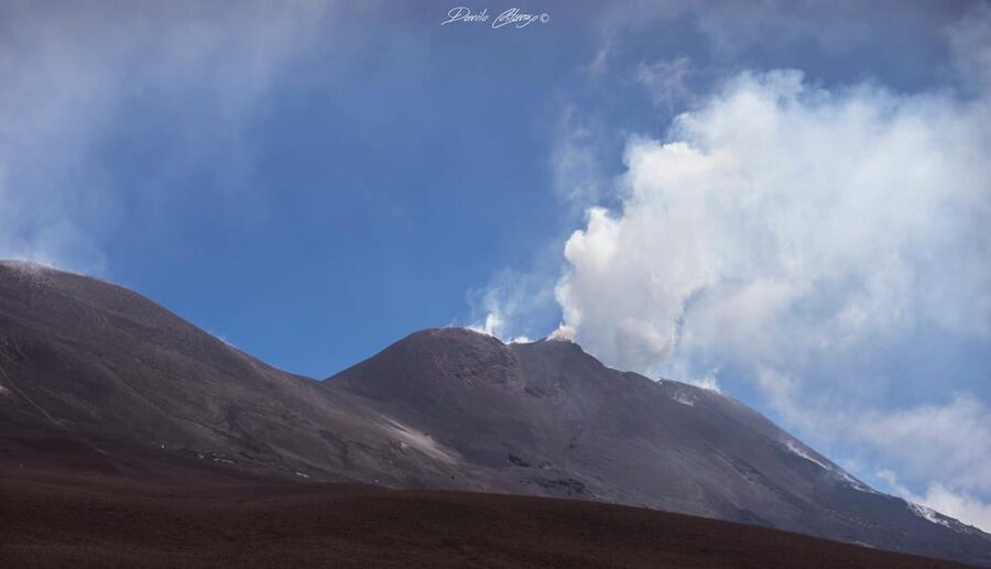 From Catania: 4x4 Mt Etna Jeep Tour - Valle del Bove and the scale of recent lava