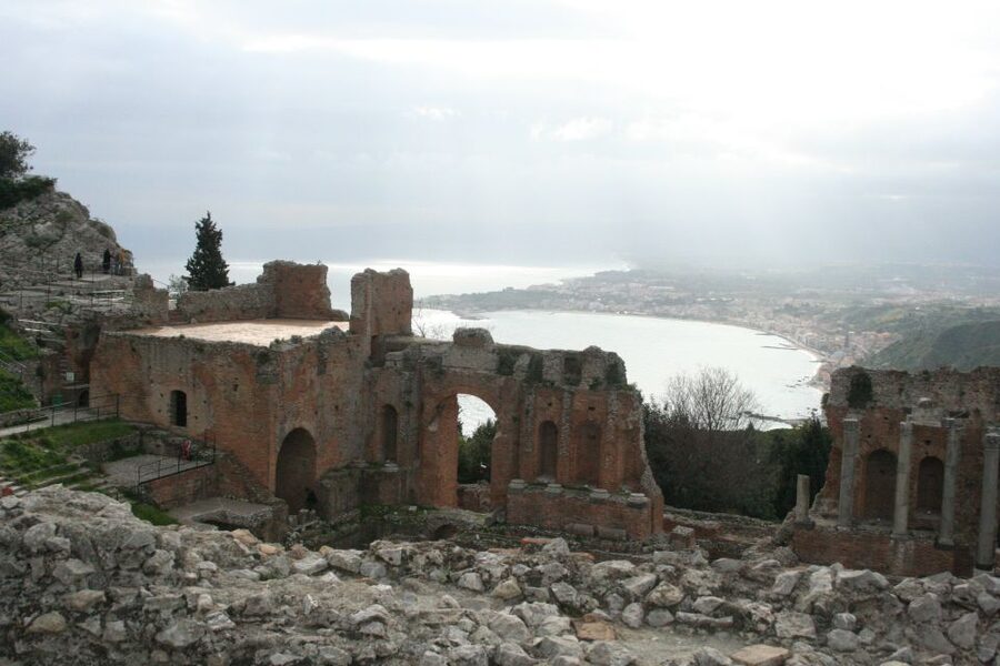 From Catania: Guided Tour of Mount Etna and Taormina - The lava cave question