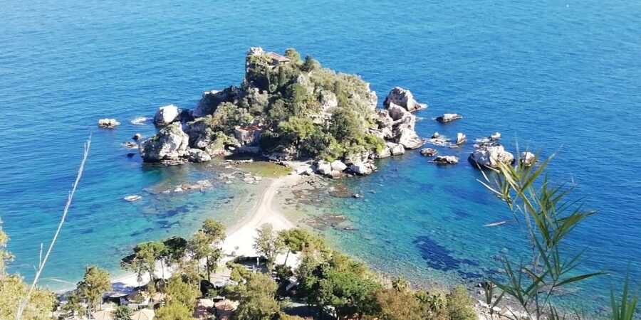 From Catania: Guided Tour of Mount Etna and Taormina - Guides are the strongest part of the experience
