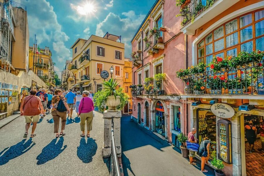 From Cefalù: Day Trip to Mount Etna and Taormina - Reaching Mount Etna at 2,000 meters