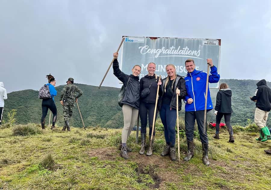 From Kigali: Bisoke Summit Trek, Crater Lake 1 Day Safari - Why Mount Bisoke makes a strong Kigali day trip