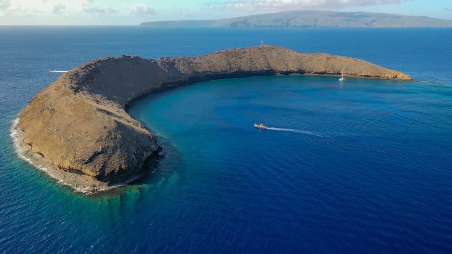 From Kihei: Molokini Crater and Turtle Town Snorkeling - Boat comfort, equipment, and food