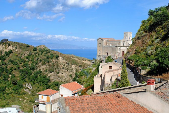 From Messina Cruise Terminal: Etna -Taormina-Godfather with food - A proper Sicilian lunch in Savoca