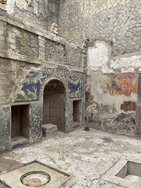 From Naples: Explore the ruins of Herculaneum and Vesuvius - Why Herculaneum is the heart of the day