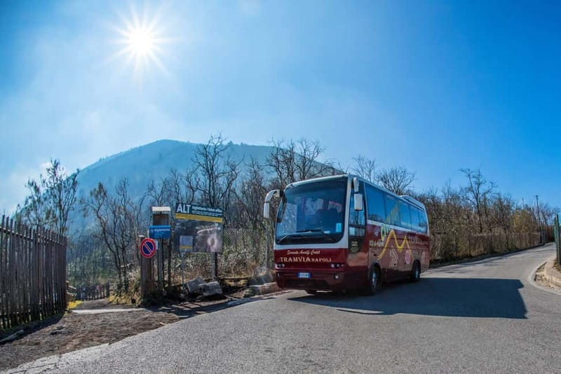 From Naples: Pompeii and Vesuvius by Bus - Finding the right Naples pickup point