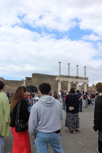From Naples: Pompeii and Vesuvius Tour with Lunch Included - Is $147 a fair price?