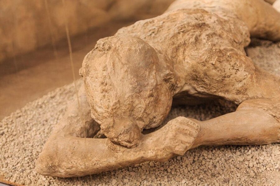 From Naples: Pompeii & Mount Vesuvius Full-Day Private Tour - Why Pompeii and Vesuvius work so well together
