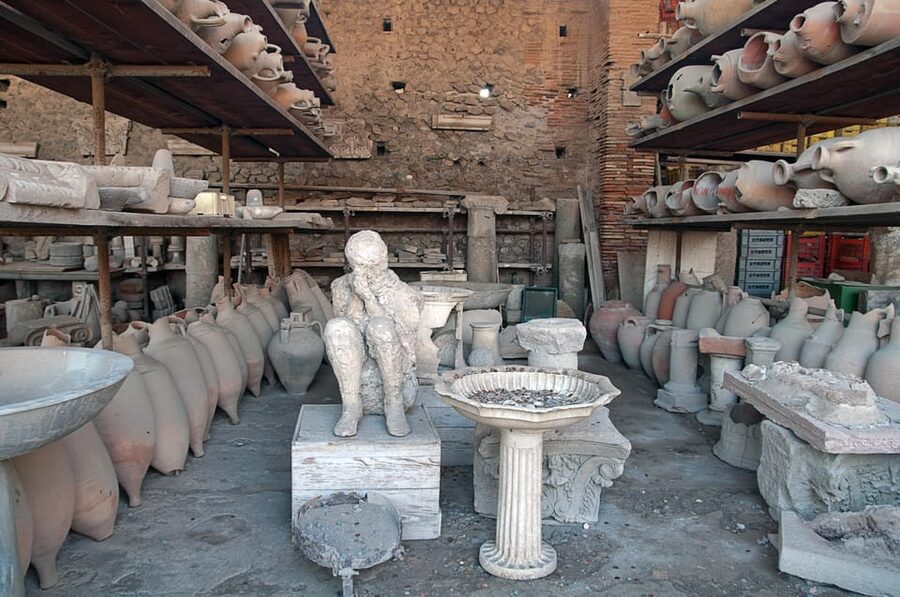 From Naples Port:Pompeii+Vesuvius tour - Meeting near Hotel Romeo in Naples