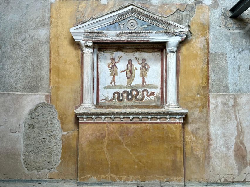 From Pompeii: Vesuvius excursion + Pompeii guided tour - Walking to the crater at 1,000 meters