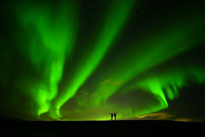 From Reykjavík: Evening Lava Tunnel Tour and Northern Lights Tour - What makes the cave stop worth the price