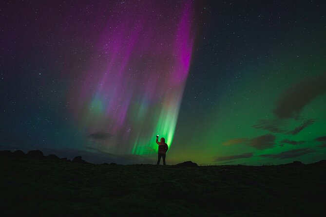 From Reykjavík: Evening Lava Tunnel Tour and Northern Lights Tour - Chasing the aurora beyond the city