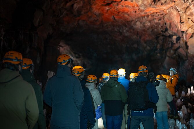 From Reykjavík: Evening Lava Tunnel Tour and Northern Lights Tour - Cocoa, blankets, and the long wait outside